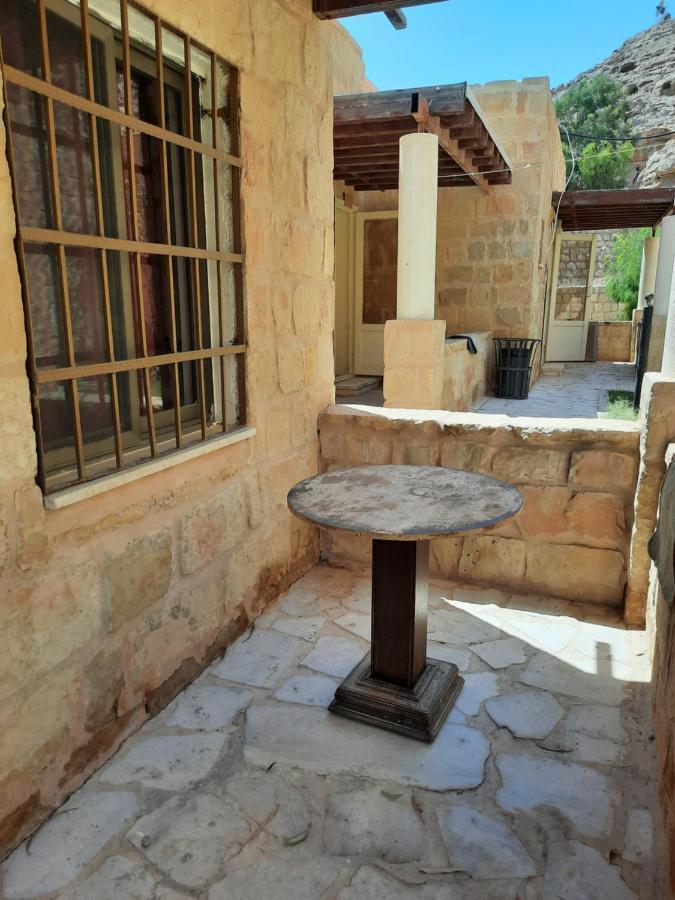 Afra Hot Springs Chalets At-Tafilah Экстерьер фото
